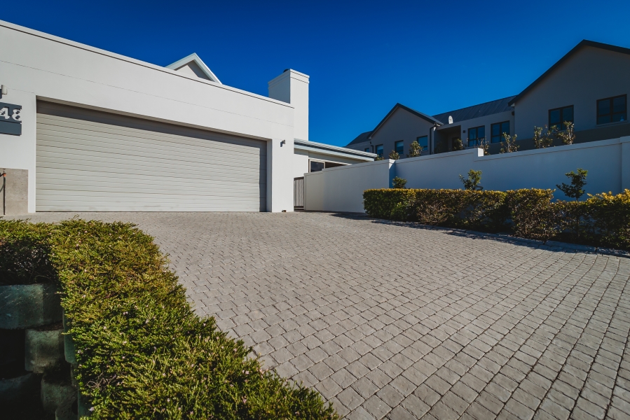 4 Bedroom Property for Sale in Kingswood Golf Estate Western Cape